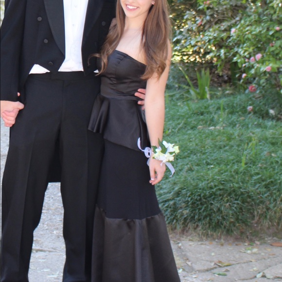 Vera Wang Peplum Satin Gown - Picture 2 of 5